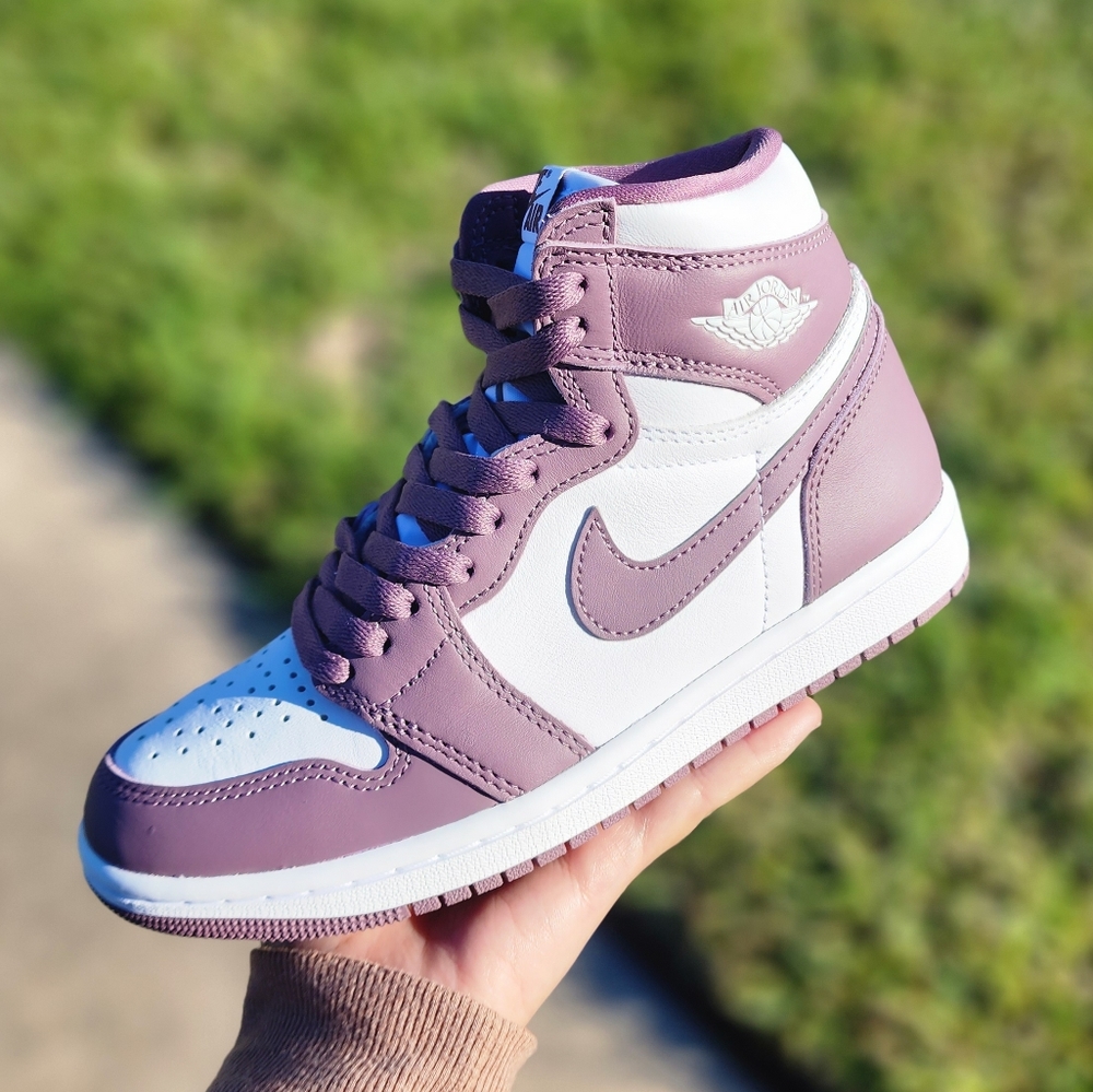 Air Jordan 1 High OG "MAUVE"